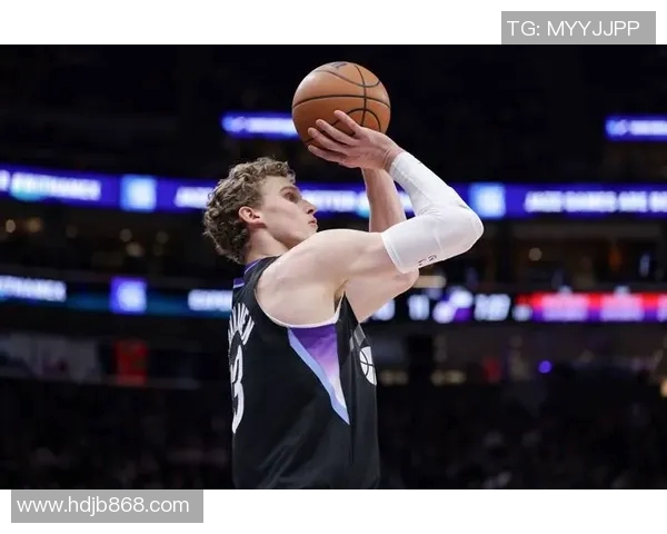 助理教练比约克格伦今日指导开拓者球员进行训练提升团队实力 助理教练比约克格伦今日指导开拓者球员进行训练提升团队实力