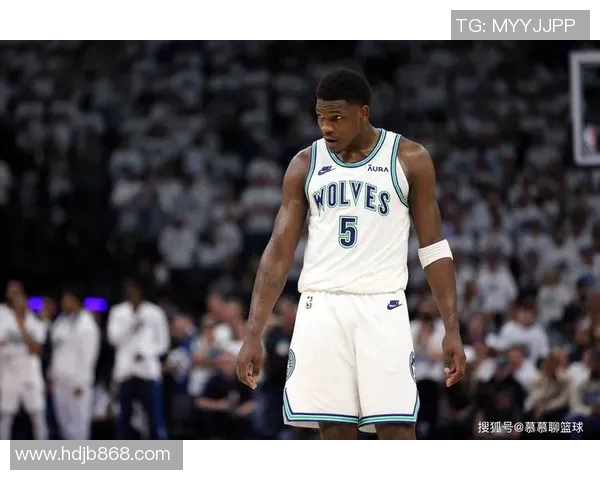 外线开炮！爱德华兹三节21中12砍全场最高37分 三分12中7