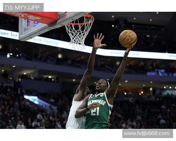 霍勒迪分球弧顶 塔图姆借掩护三分飙进 霍勒迪分球弧顶 塔图姆借掩护三分飙进