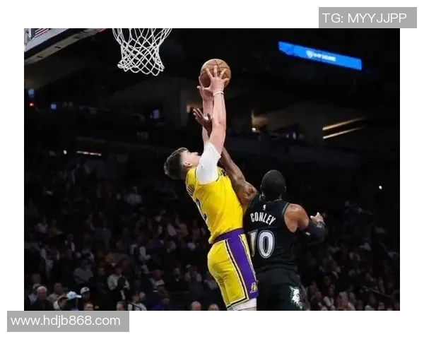 💥压哨绝杀！里夫斯钻人缝抛投！球进灯亮带走胜利！