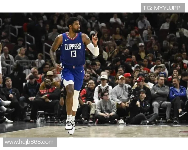 乔治:76人东部竞争希望大,手握无解王牌 乔治:76人东部竞争希望大,手握无解王牌